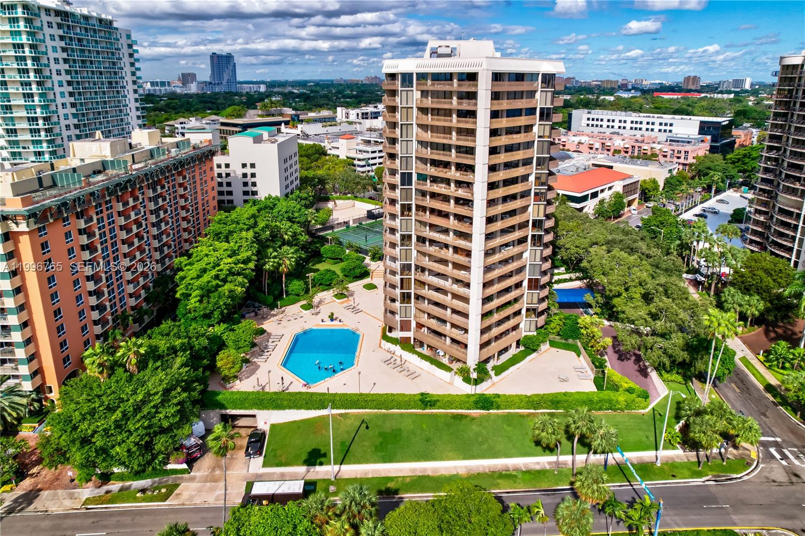 YACHT HARBOUR CONDO - Residential