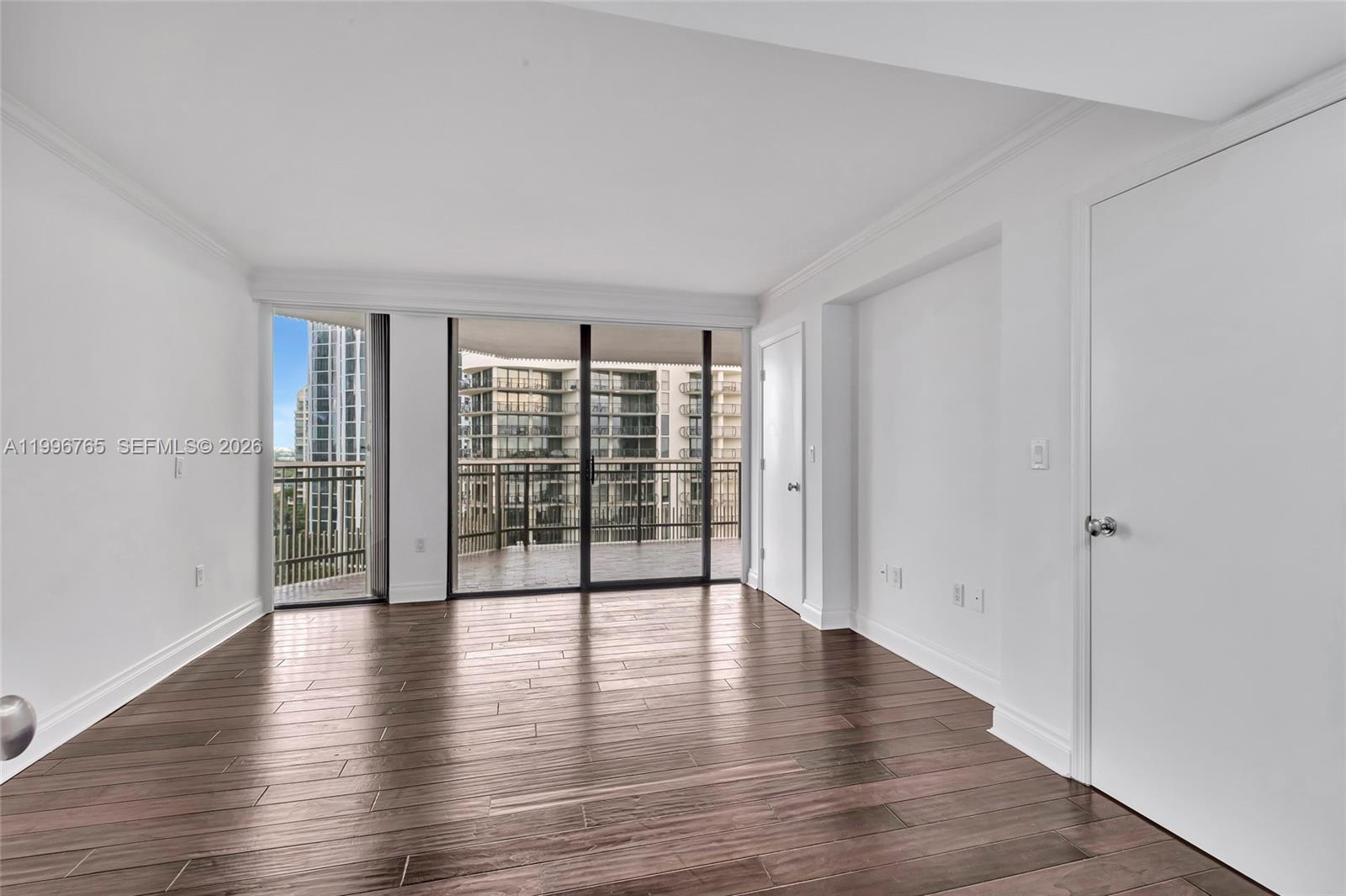 YACHT HARBOUR CONDO - Residential