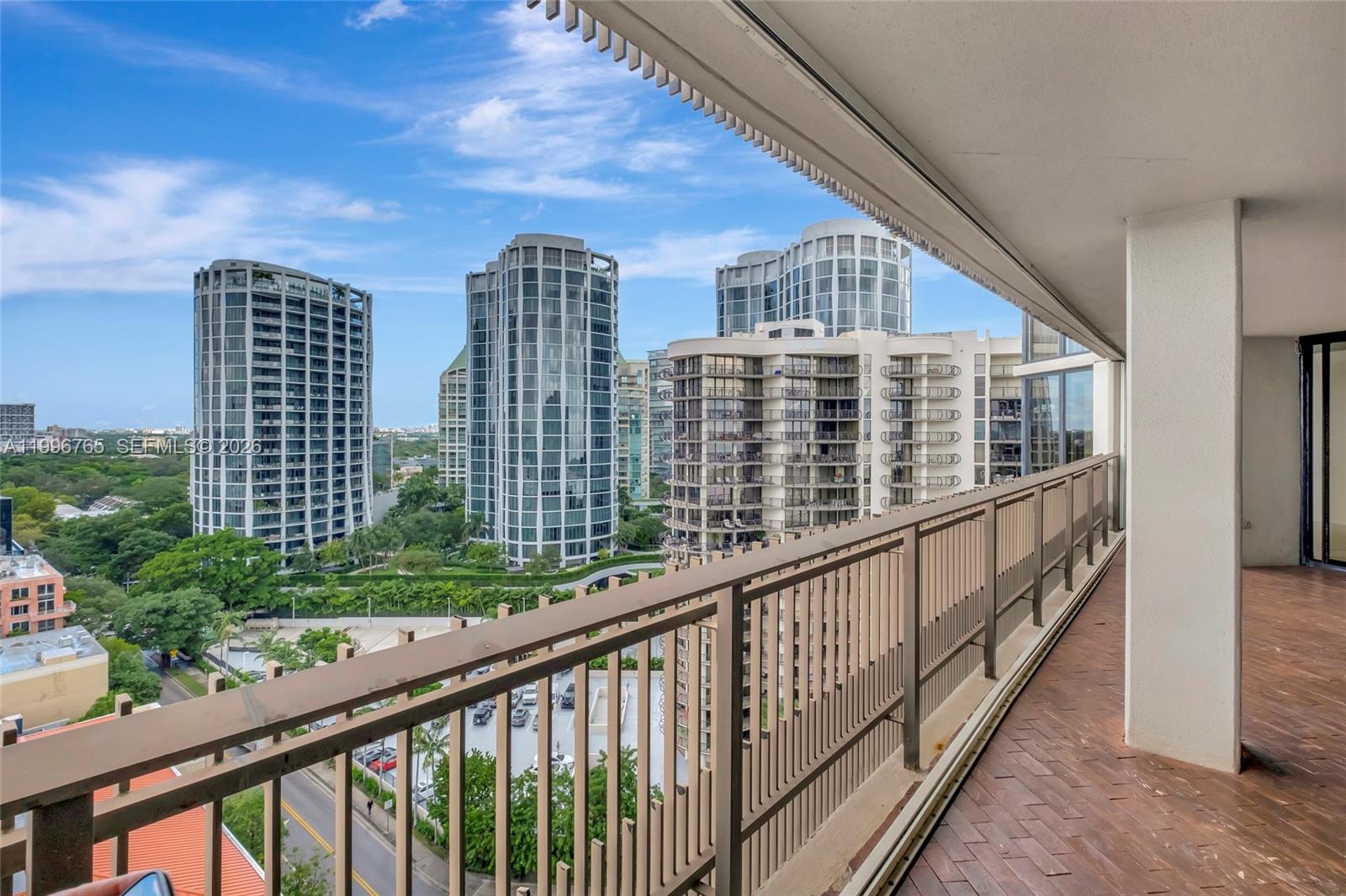 YACHT HARBOUR CONDO - Residential