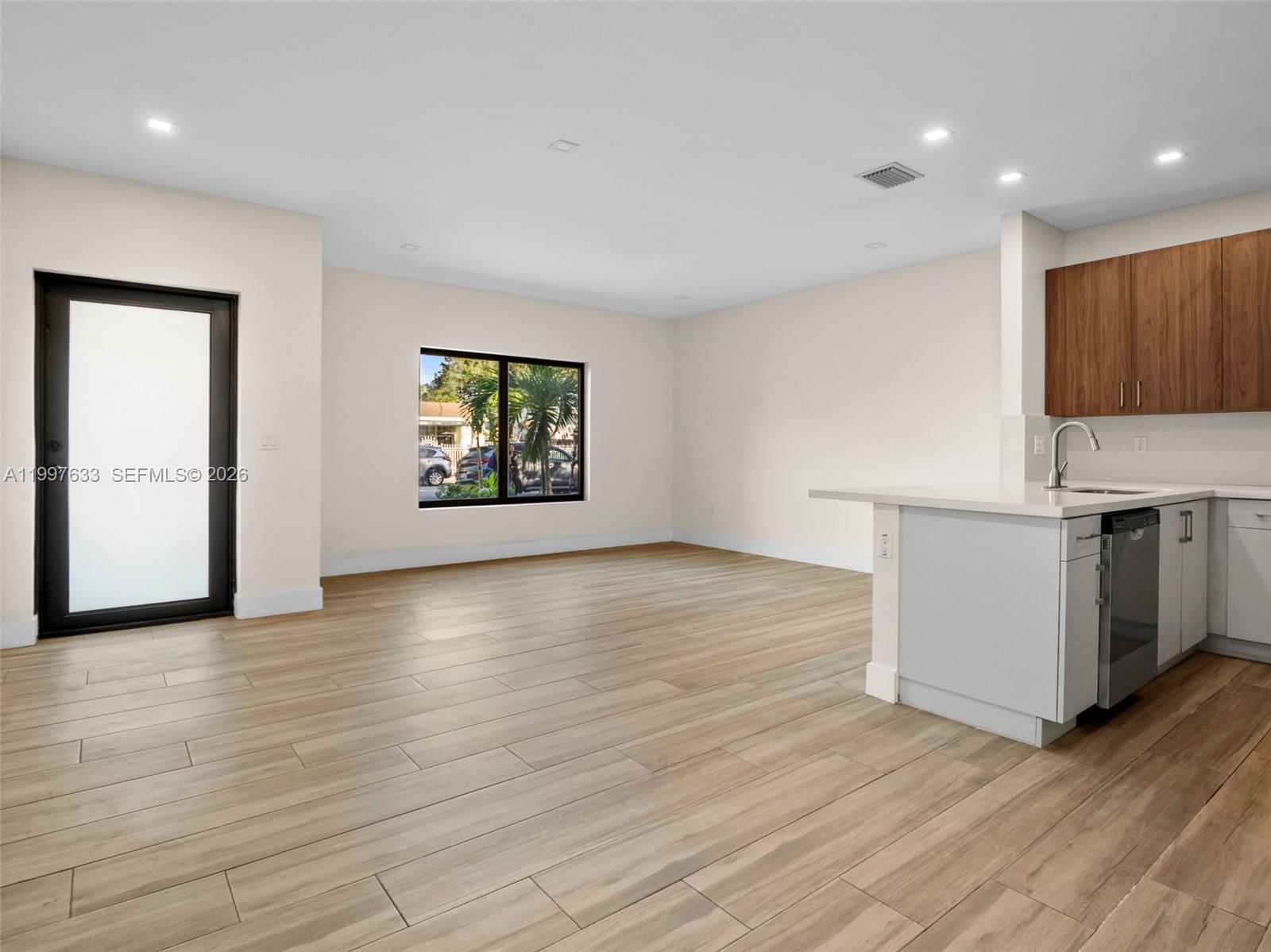BUENA VISTA GARDENS - Residential Income