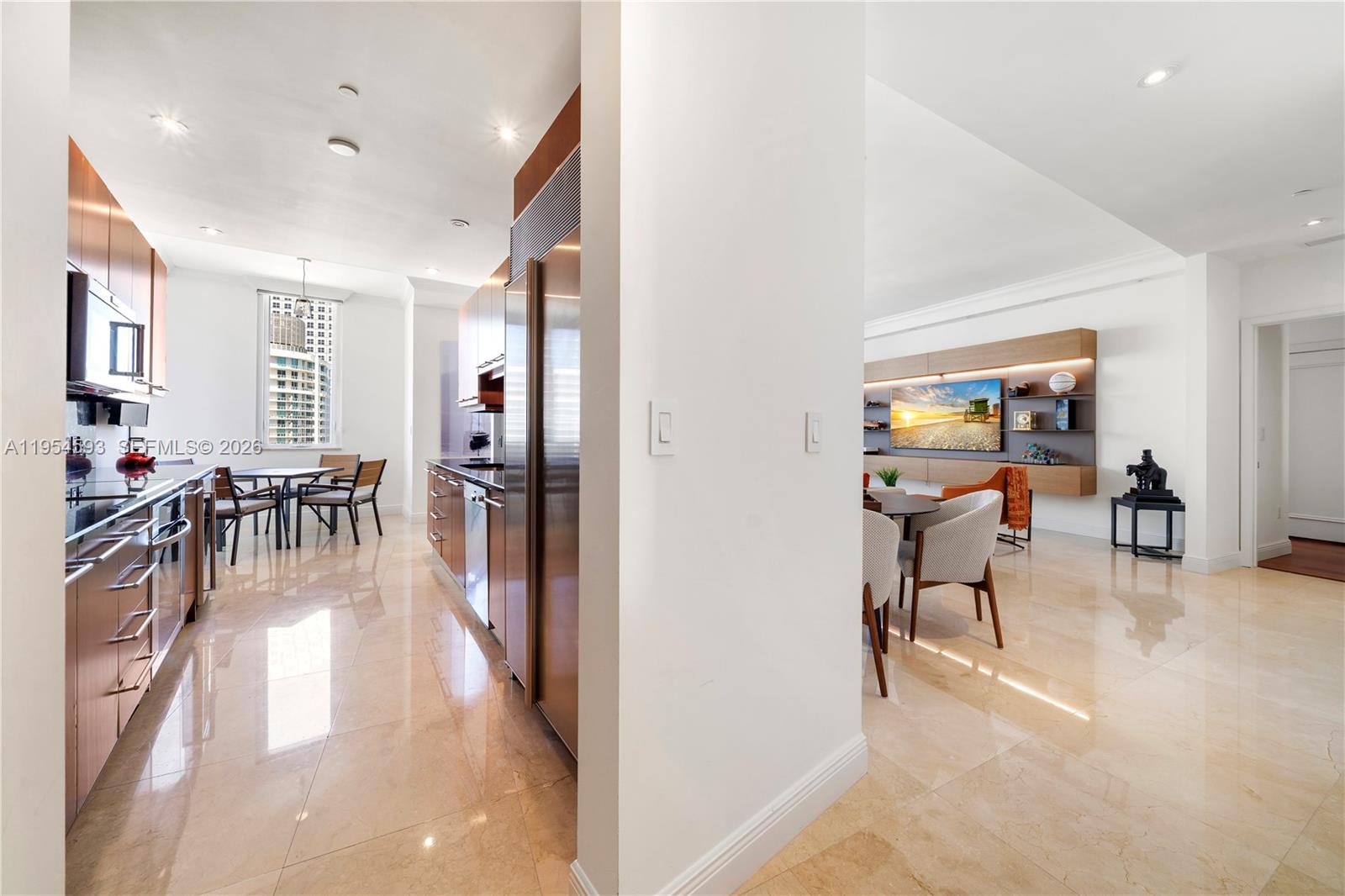 CARBONELL CONDO - Residential