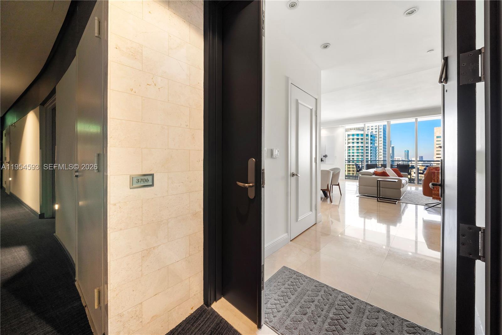 CARBONELL CONDO - Residential