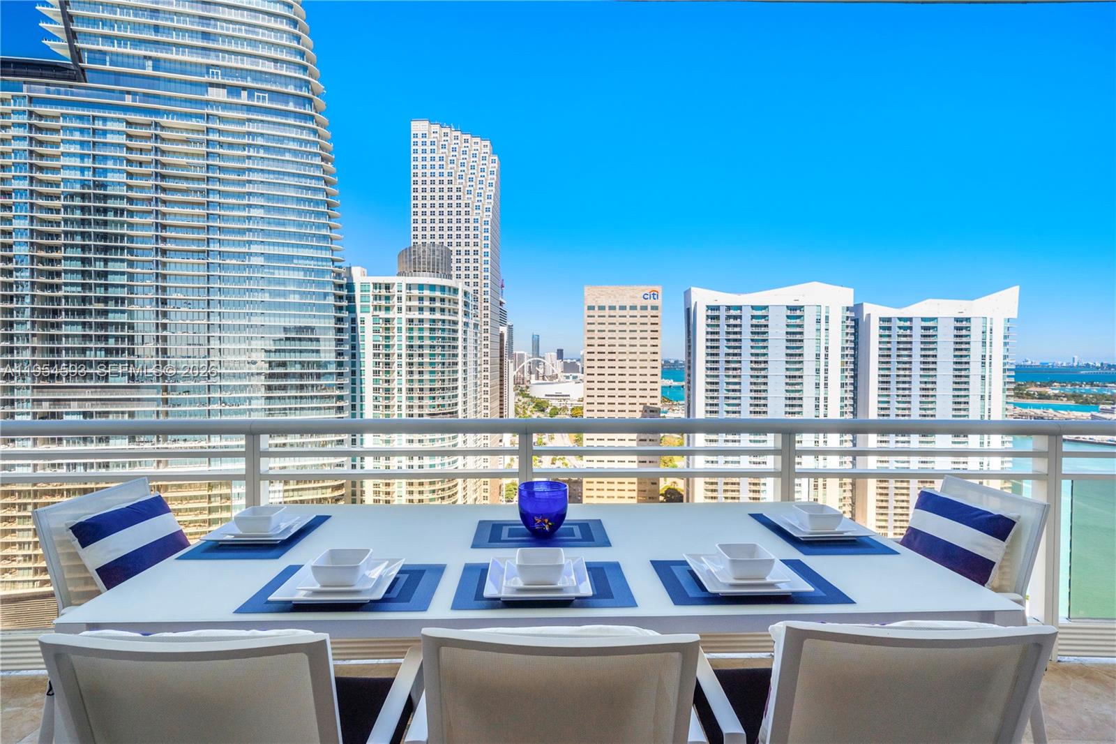 CARBONELL CONDO - Residential