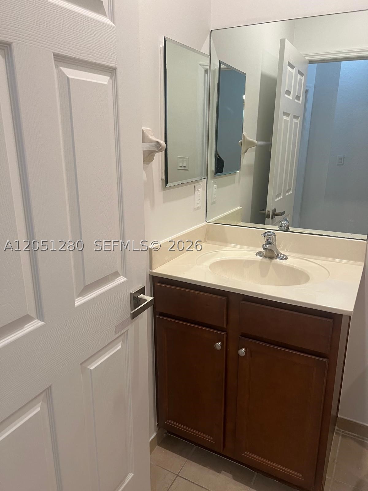 ST MAARTEN AT GRAND BAY C - Residential Lease
