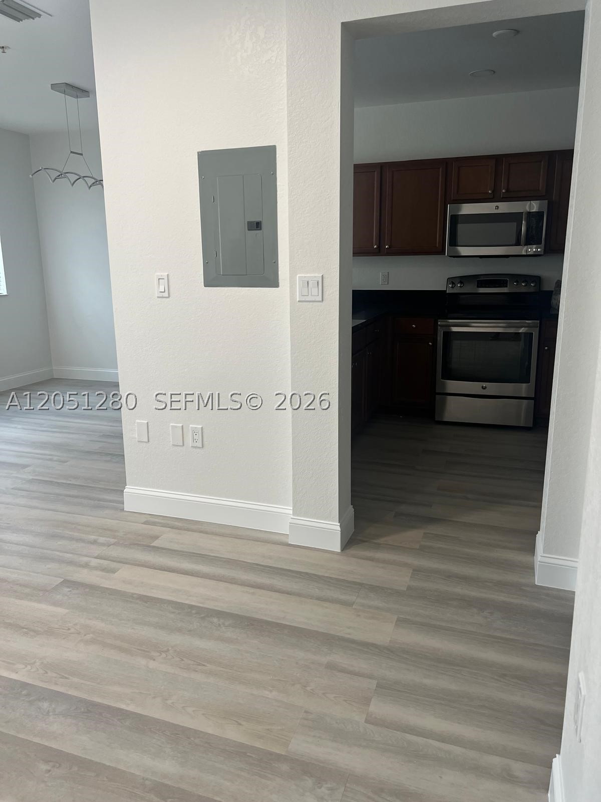 ST MAARTEN AT GRAND BAY C - Residential Lease