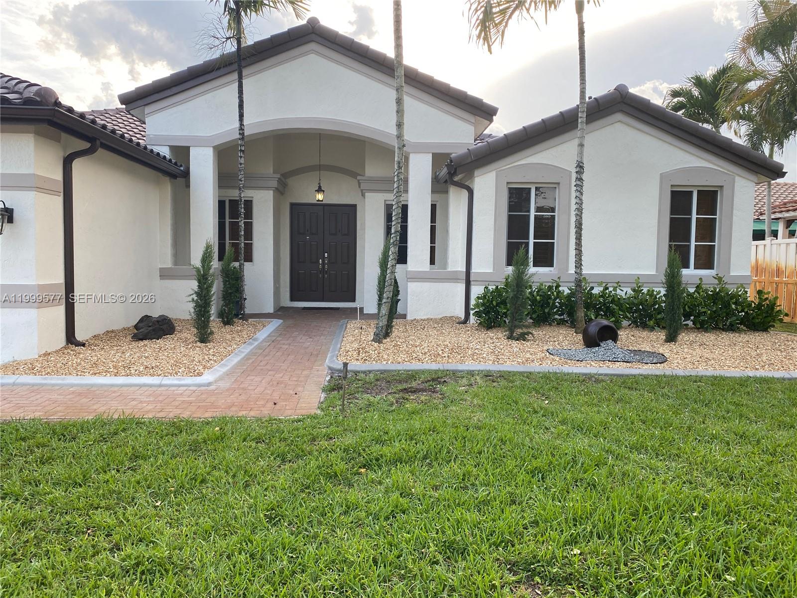 WINDSOR PALMS - Residential