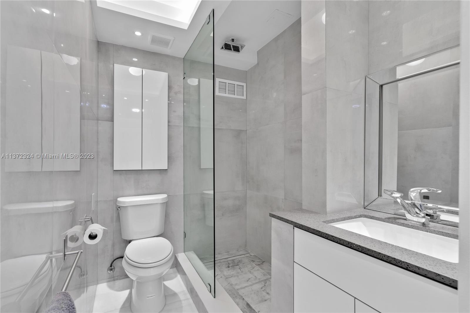 BELLE ISLE - Residential Lease