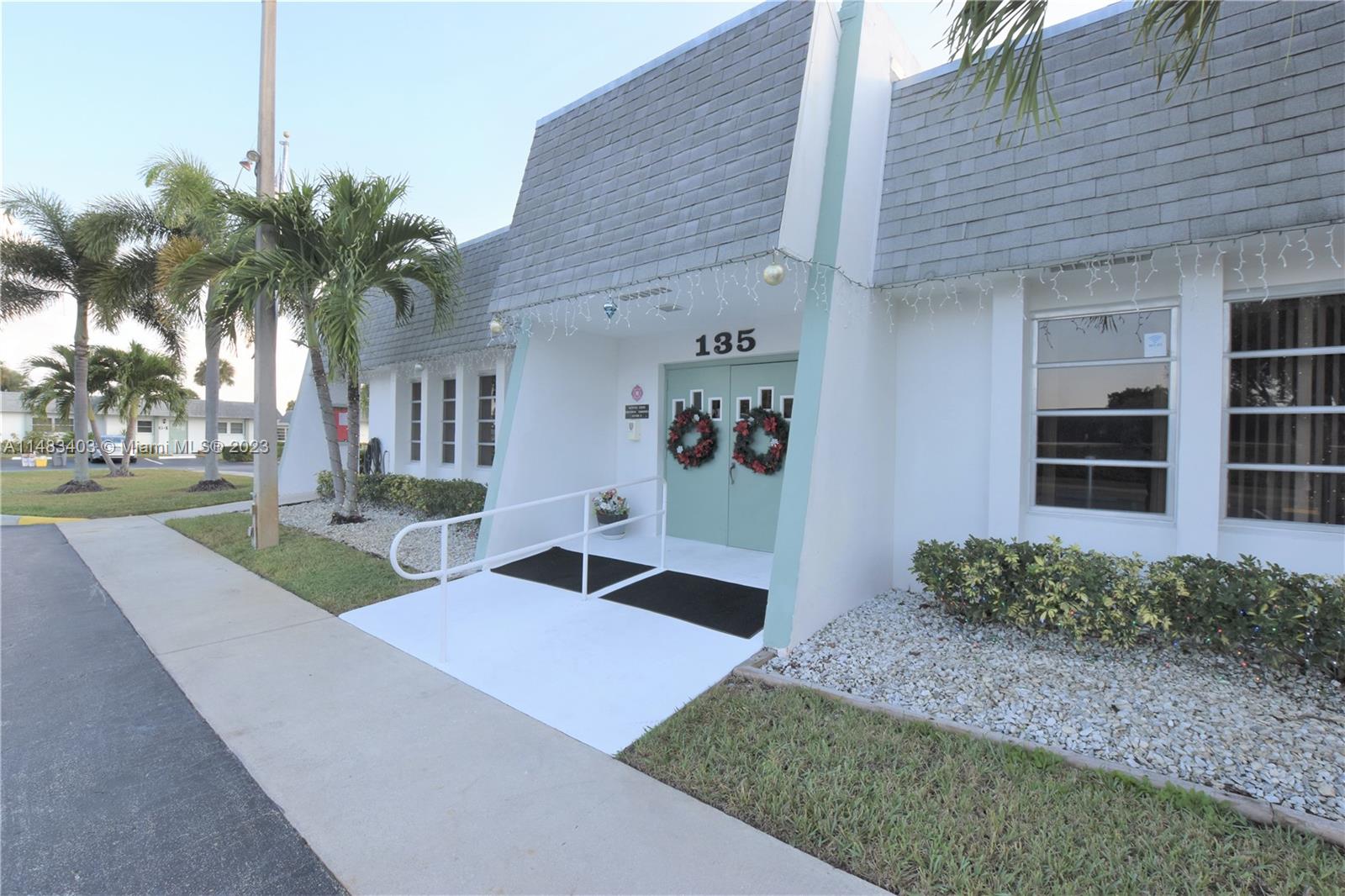 CRESTHAVEN TOWNHOMES SEC - Residential