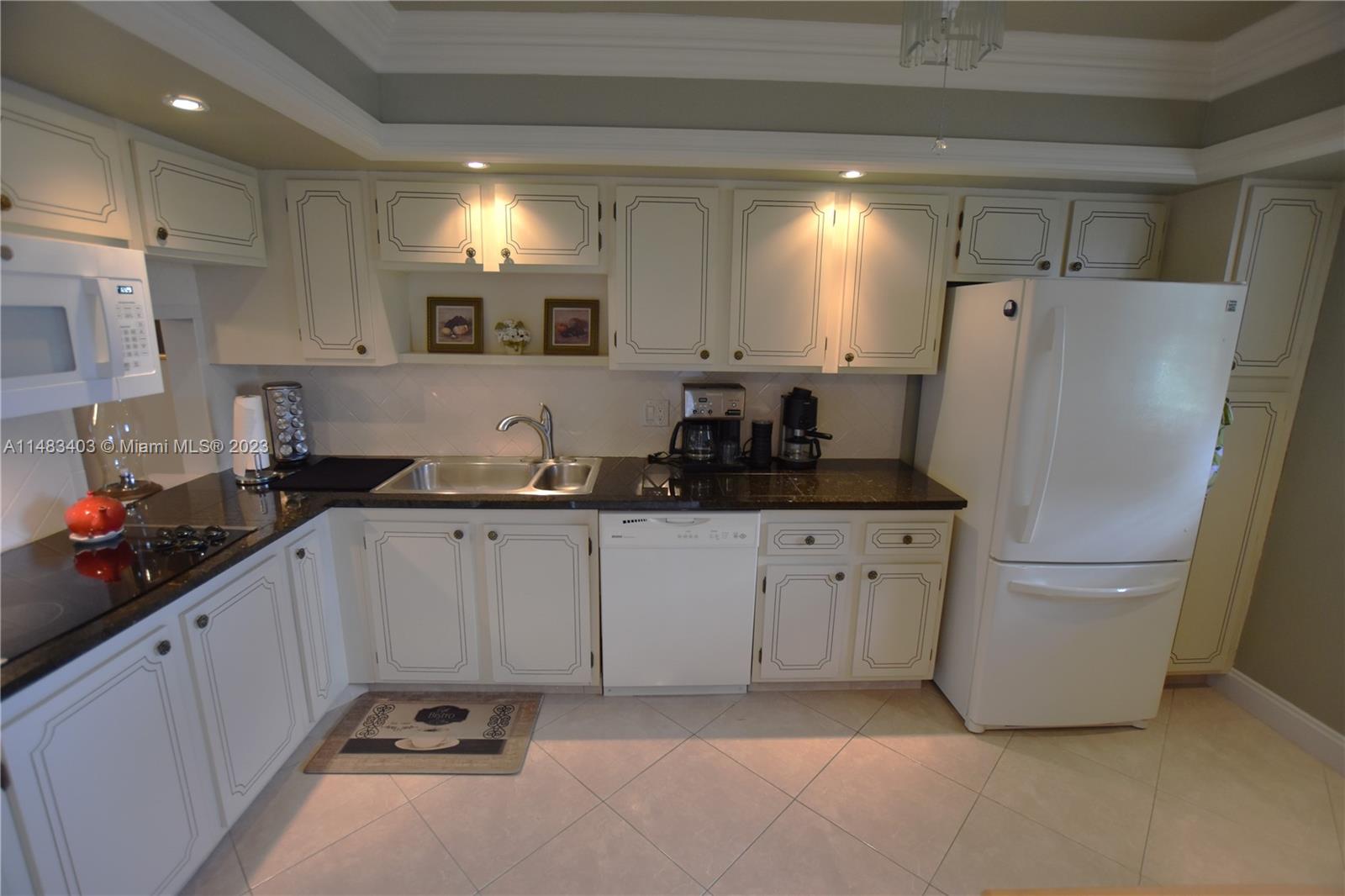 CRESTHAVEN TOWNHOMES SEC - Residential