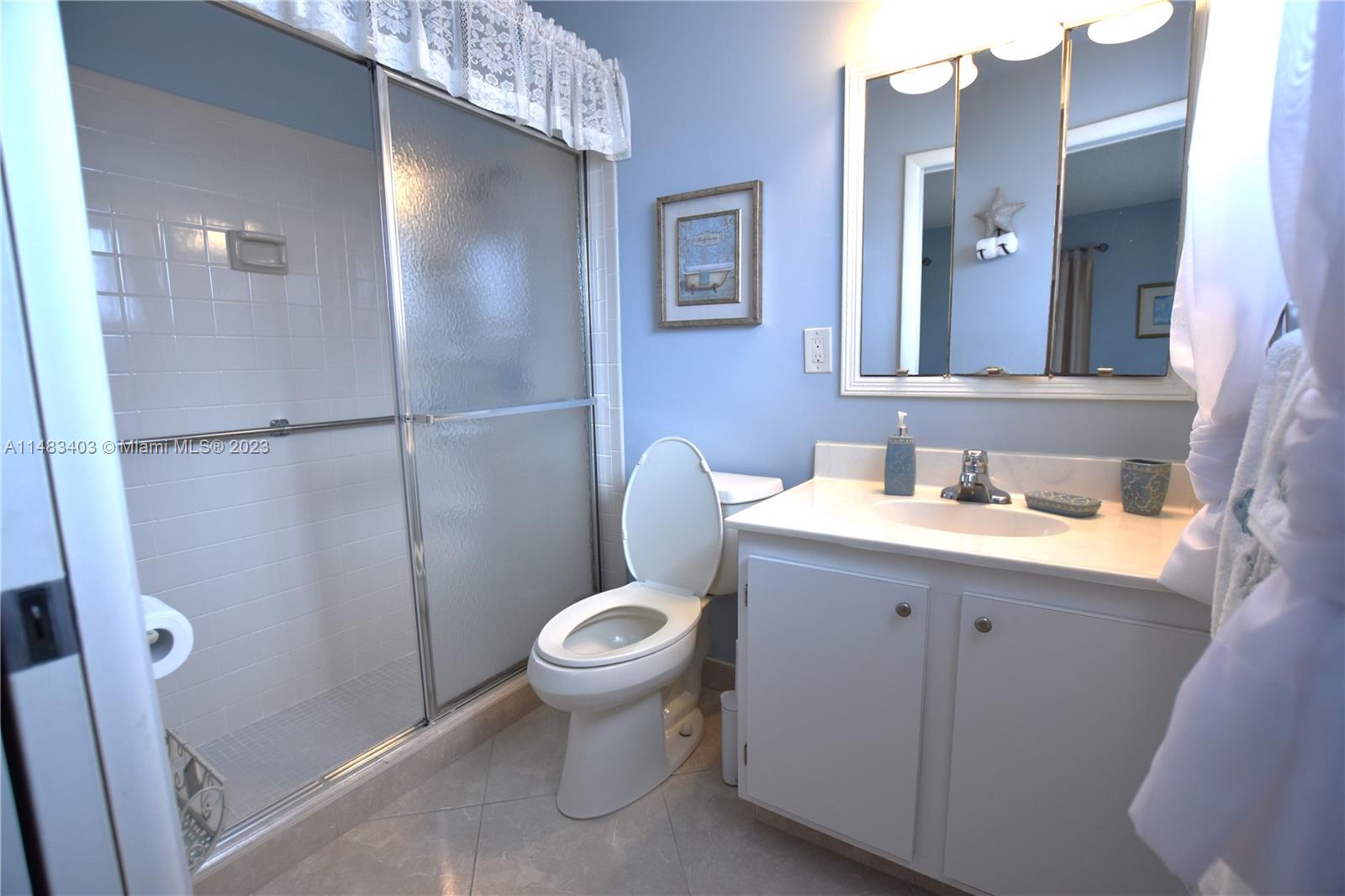 CRESTHAVEN TOWNHOMES SEC - Residential