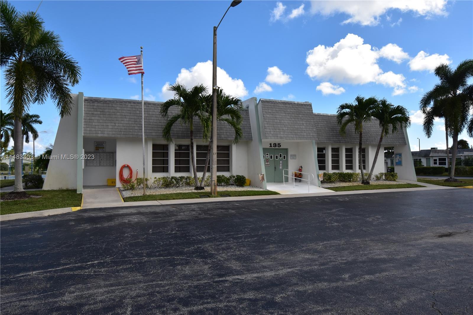 CRESTHAVEN TOWNHOMES SEC - Residential