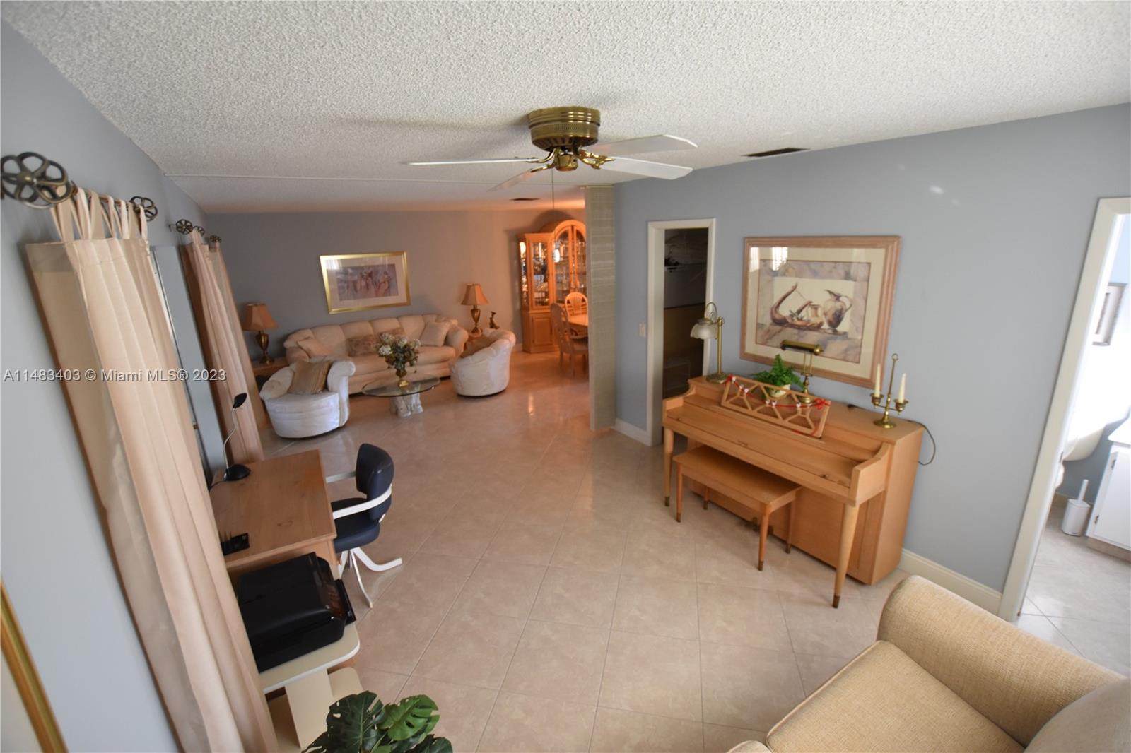CRESTHAVEN TOWNHOMES SEC - Residential