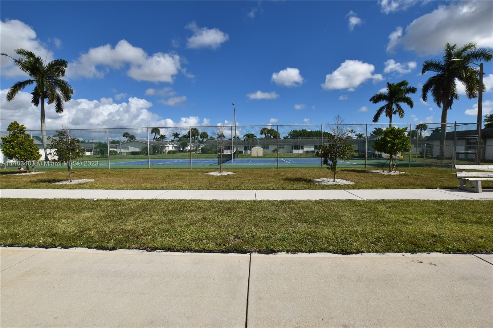 CRESTHAVEN TOWNHOMES SEC - Residential