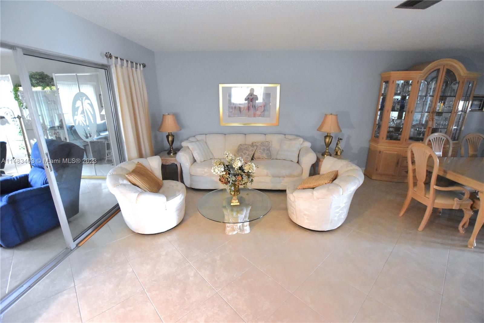 CRESTHAVEN TOWNHOMES SEC - Residential