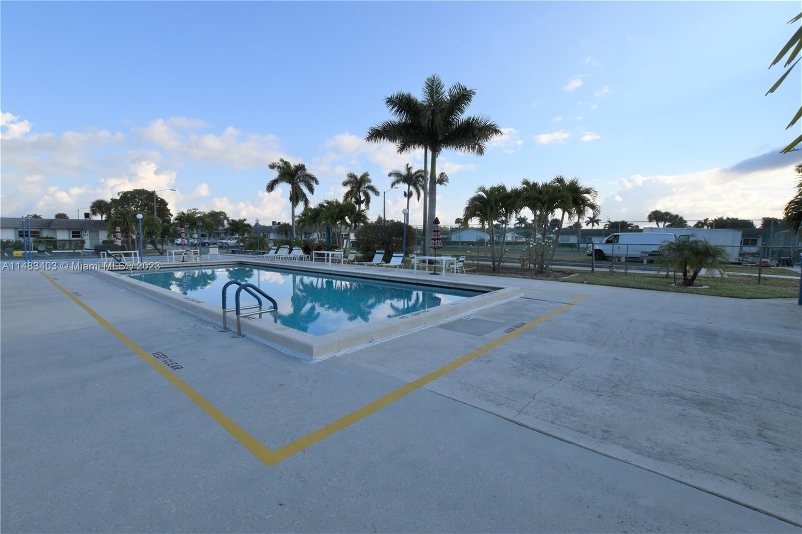 CRESTHAVEN TOWNHOMES SEC - Residential