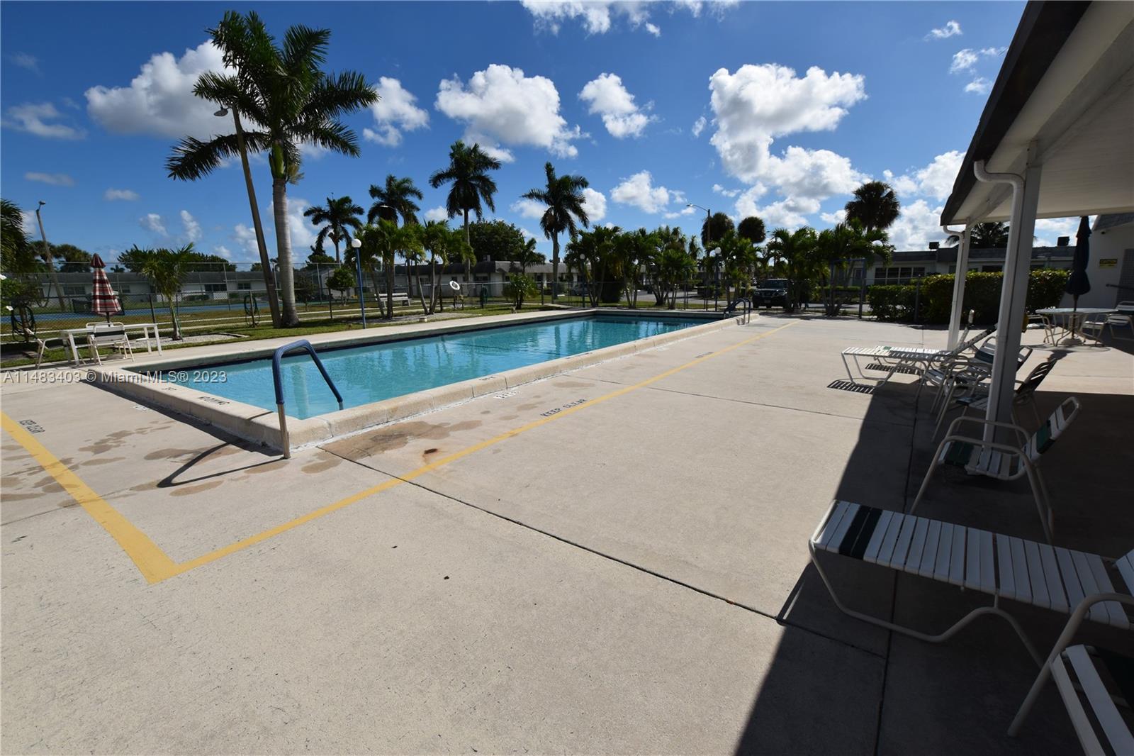 CRESTHAVEN TOWNHOMES SEC - Residential