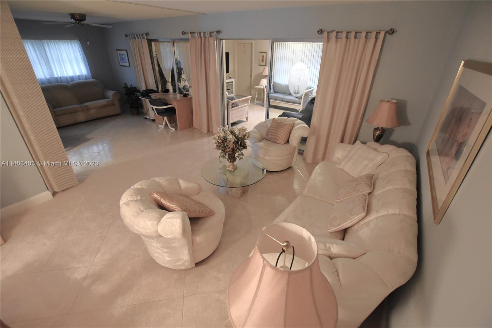 CRESTHAVEN TOWNHOMES SEC - Residential