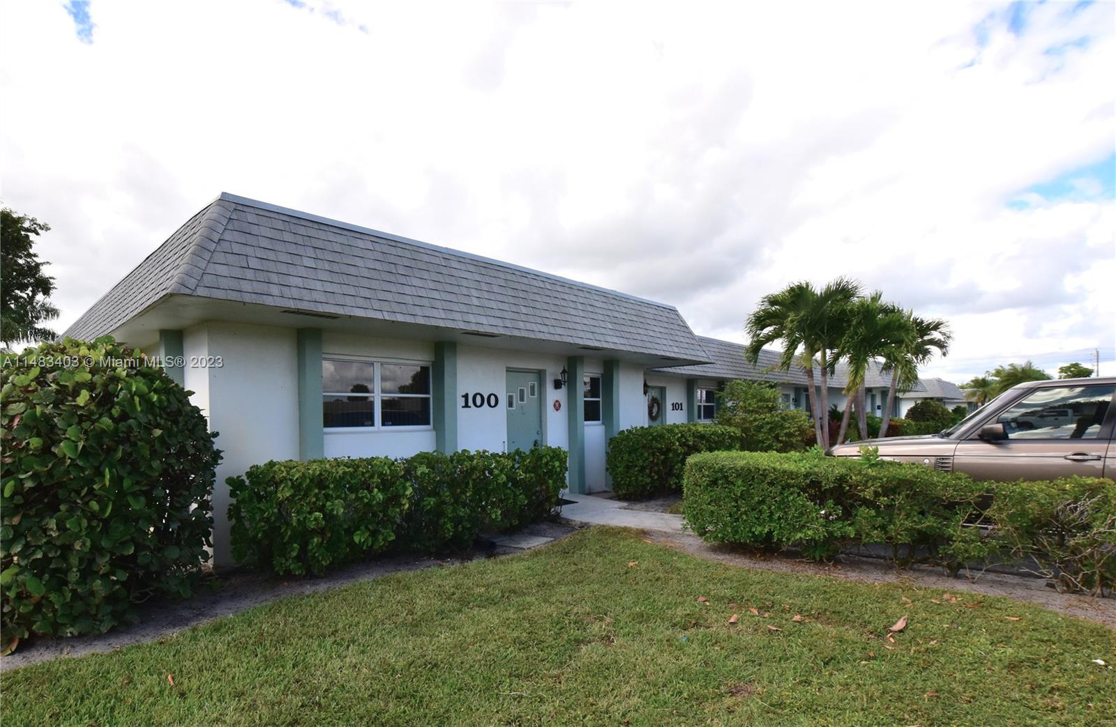 CRESTHAVEN TOWNHOMES SEC - Residential
