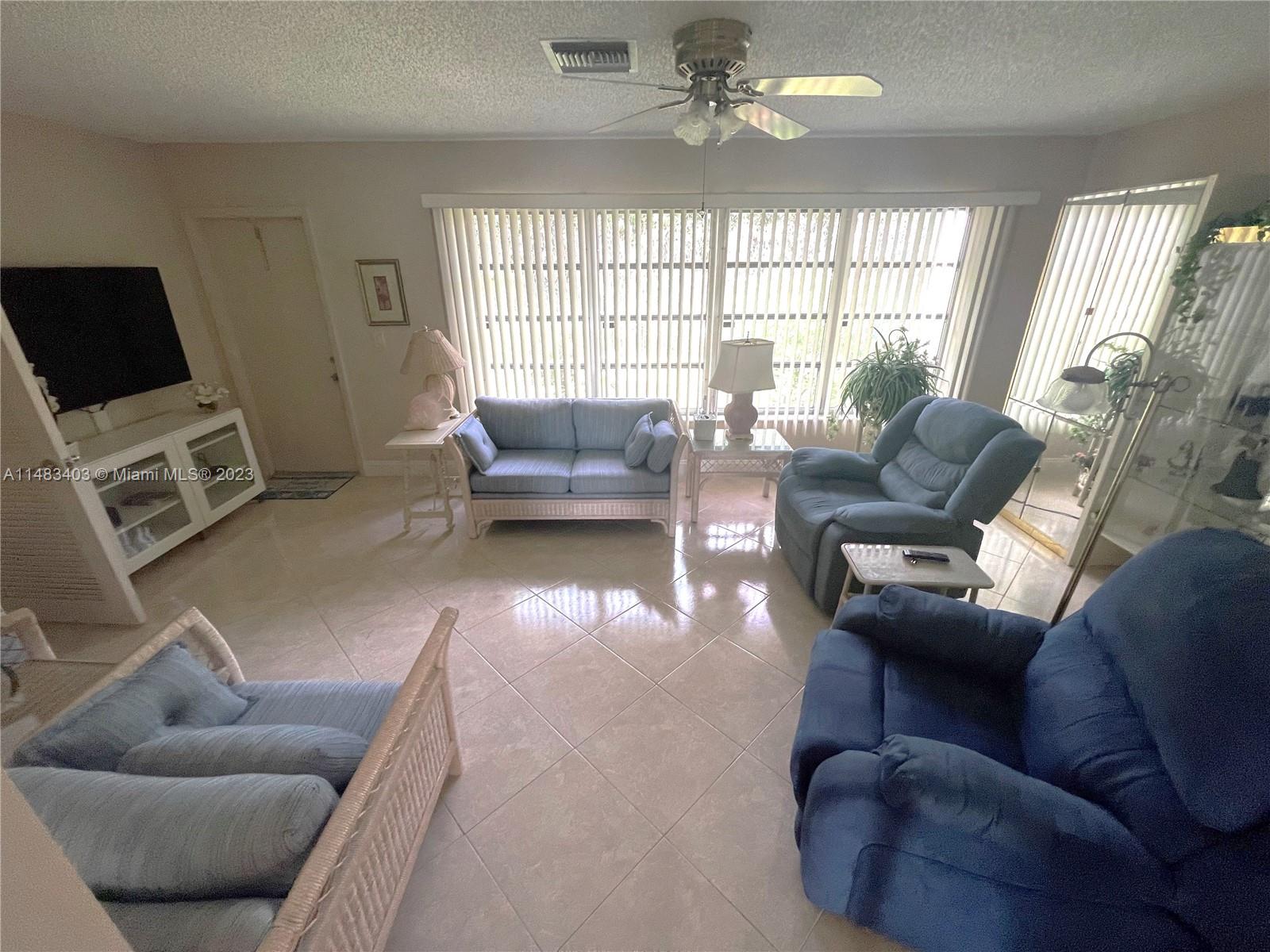 CRESTHAVEN TOWNHOMES SEC - Residential