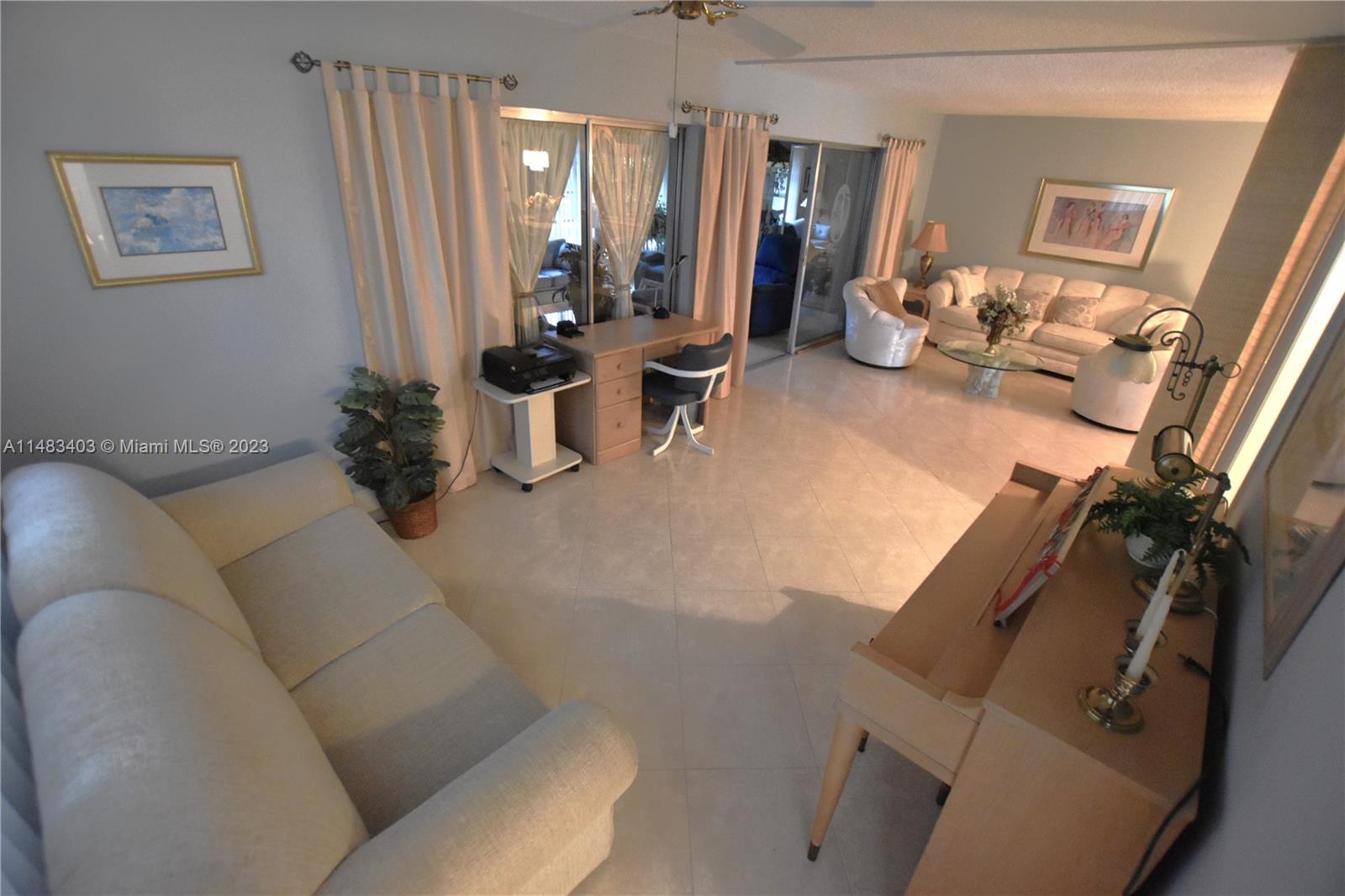 CRESTHAVEN TOWNHOMES SEC - Residential