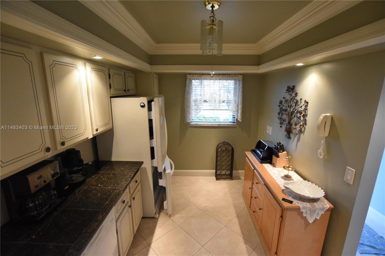 CRESTHAVEN TOWNHOMES SEC - Residential
