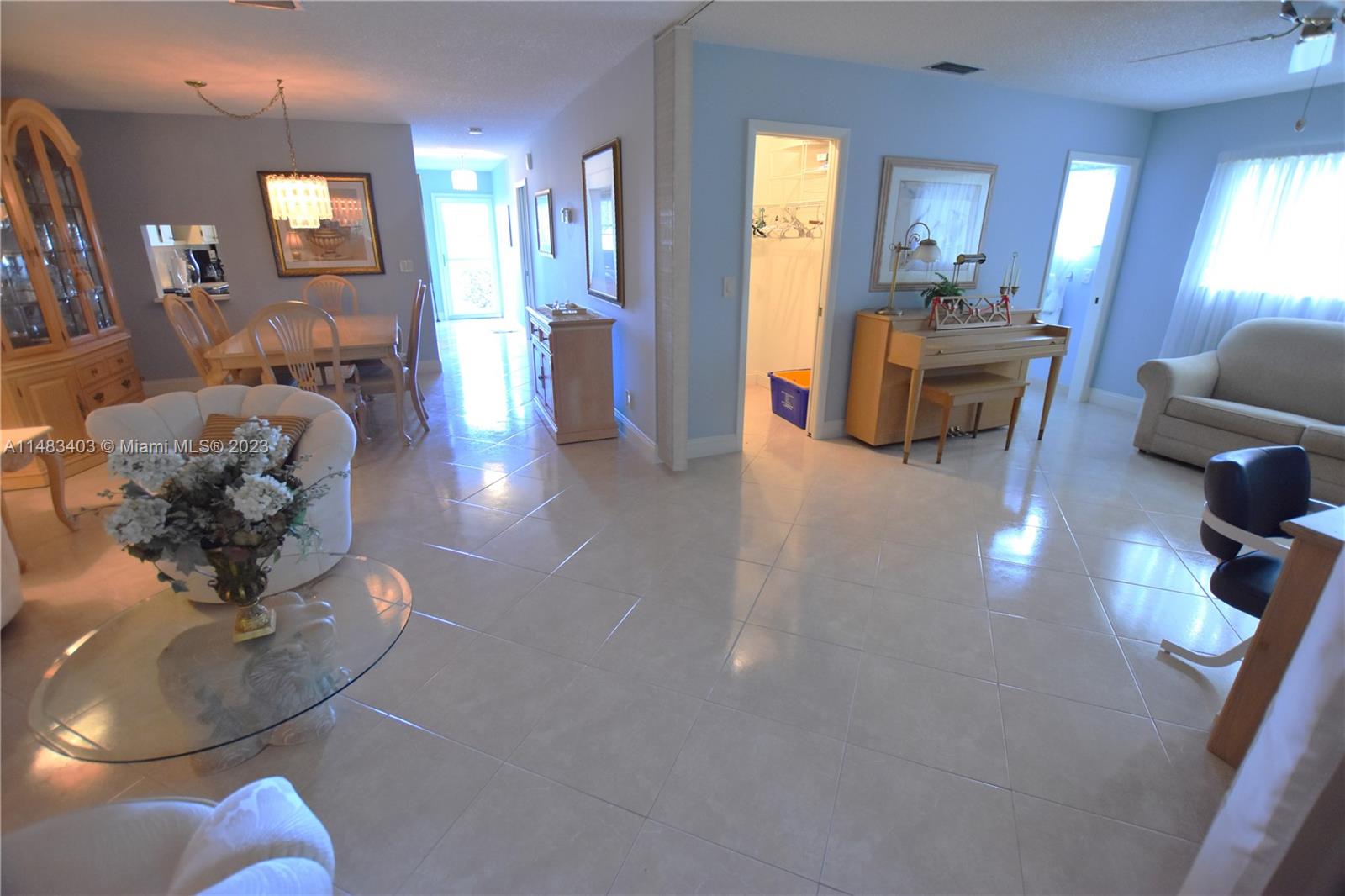 CRESTHAVEN TOWNHOMES SEC - Residential