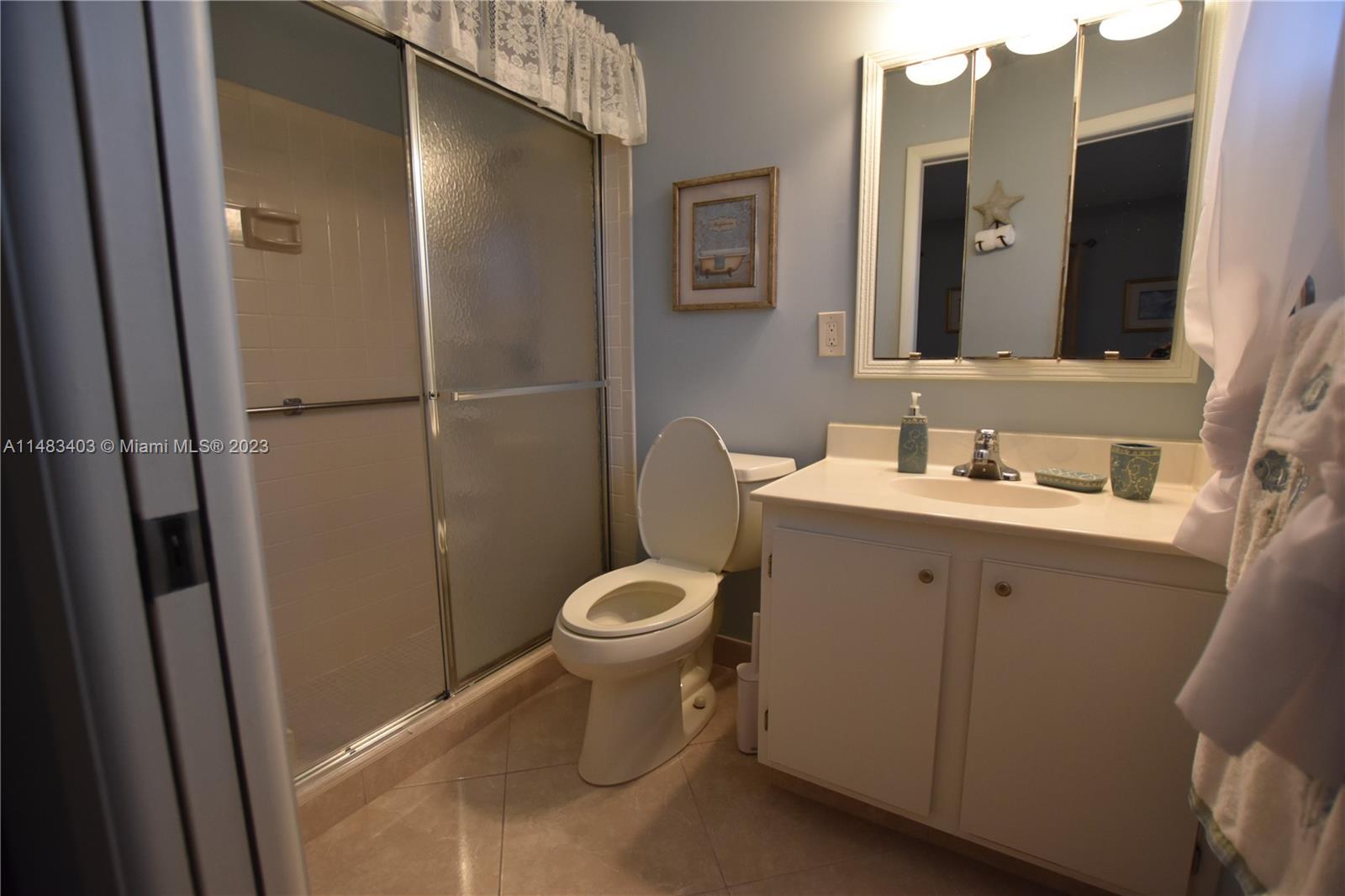 CRESTHAVEN TOWNHOMES SEC - Residential
