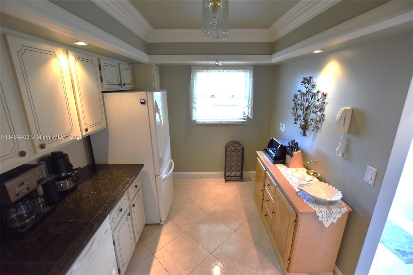 CRESTHAVEN TOWNHOMES SEC - Residential