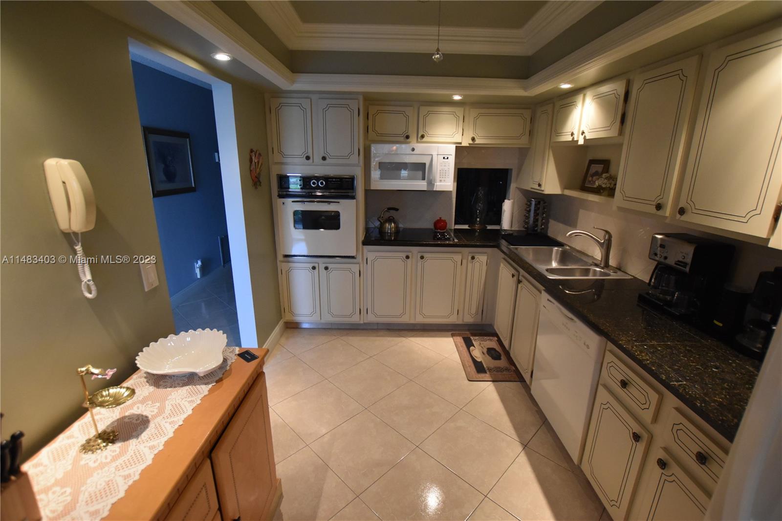 CRESTHAVEN TOWNHOMES SEC - Residential