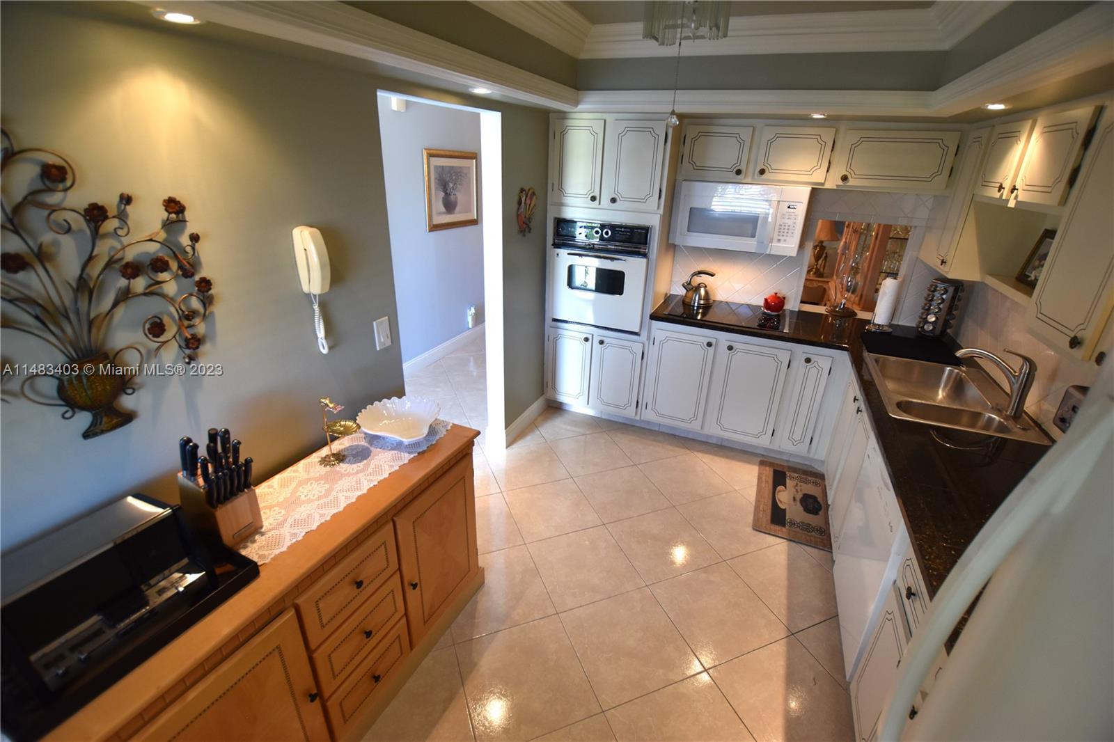 CRESTHAVEN TOWNHOMES SEC - Residential
