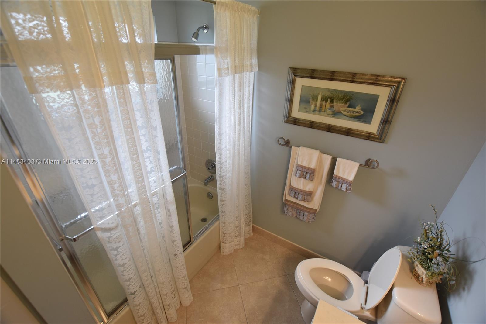 CRESTHAVEN TOWNHOMES SEC - Residential