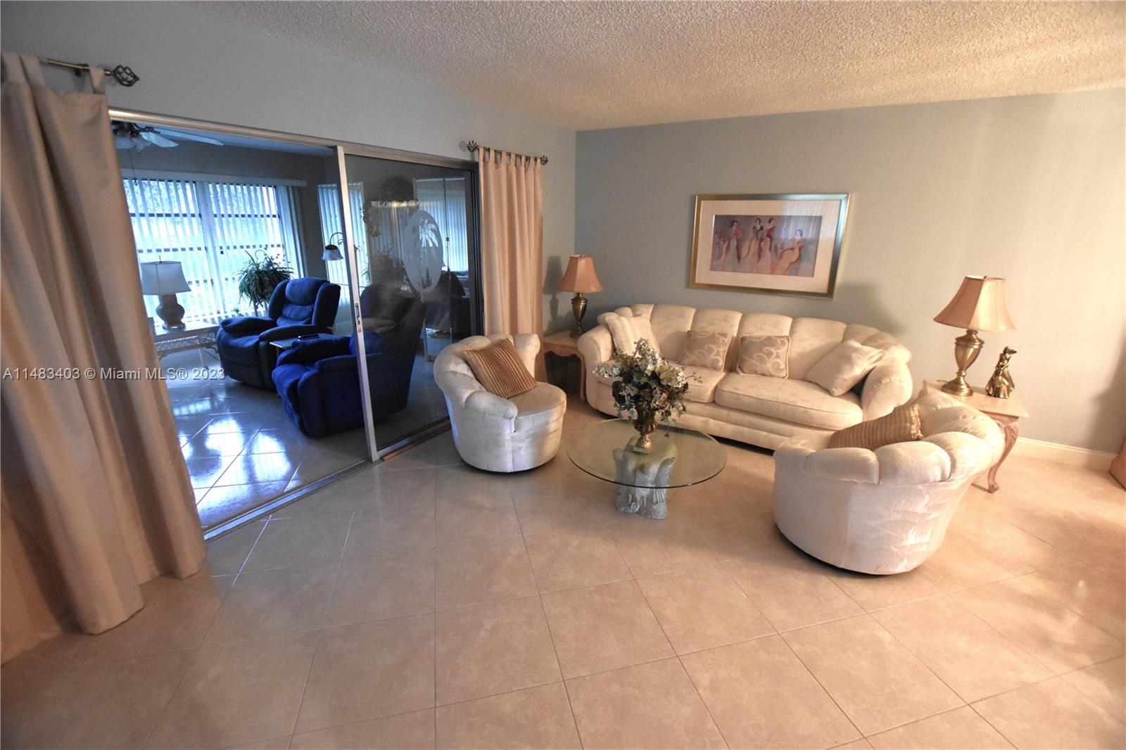 CRESTHAVEN TOWNHOMES SEC - Residential