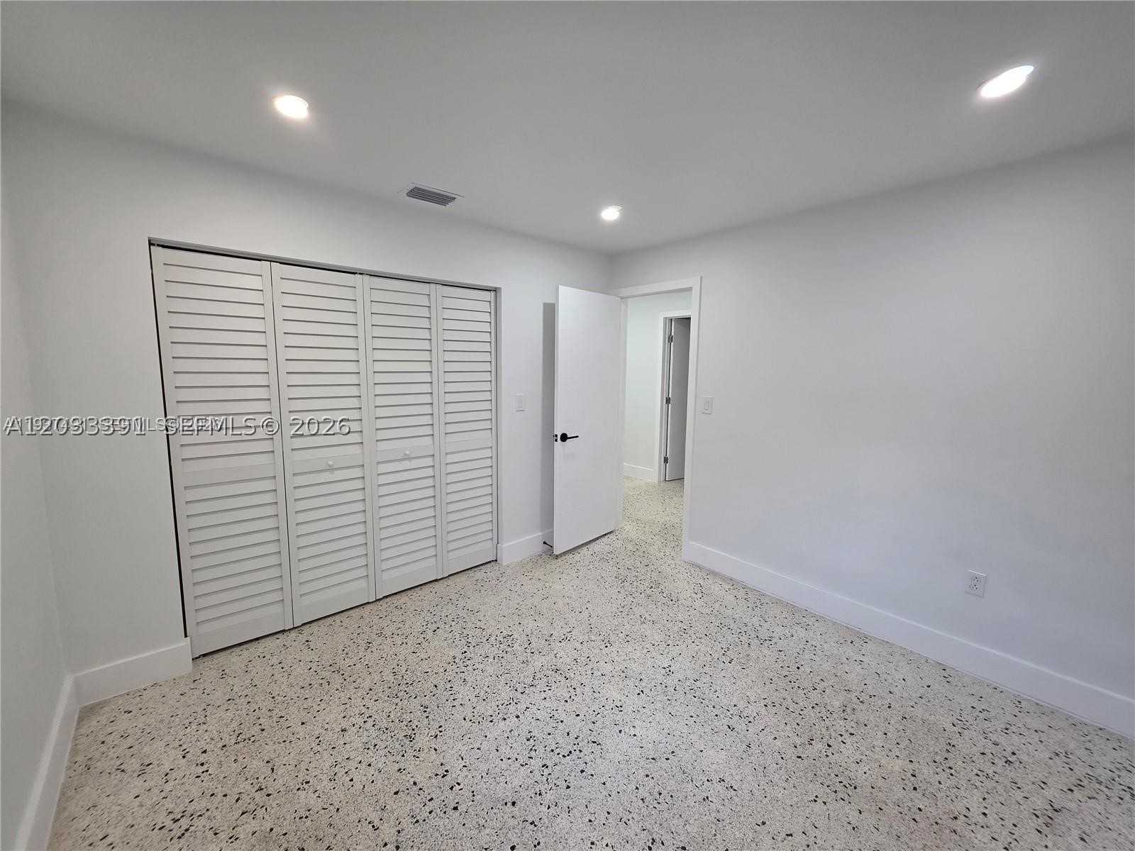 HIALEAH 4TH ADDN - Residential Income