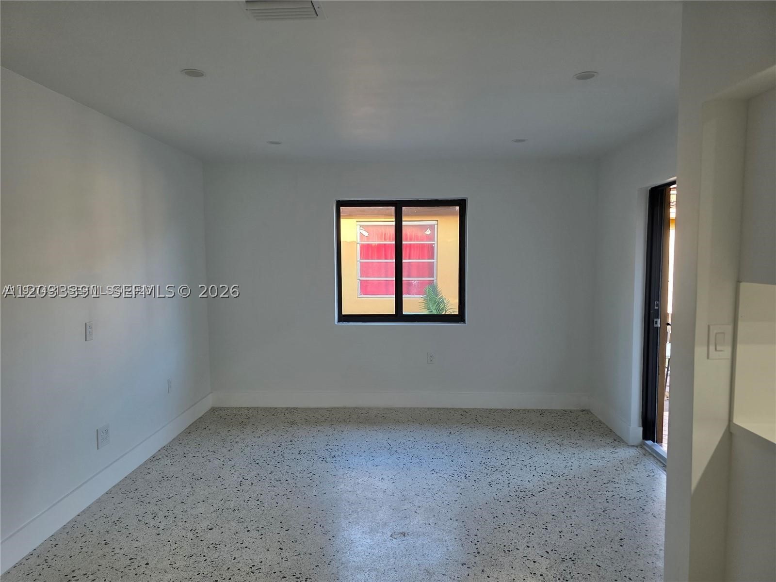 HIALEAH 4TH ADDN - Residential Income