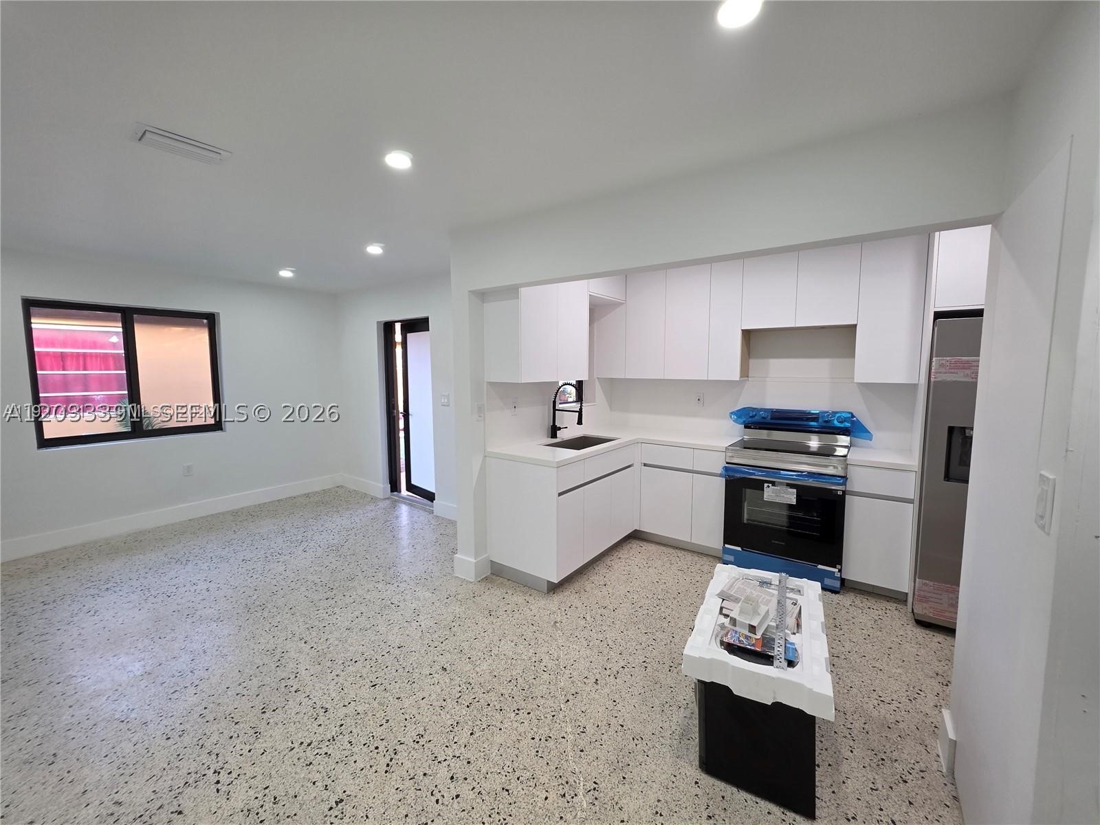 HIALEAH 4TH ADDN - Residential Income