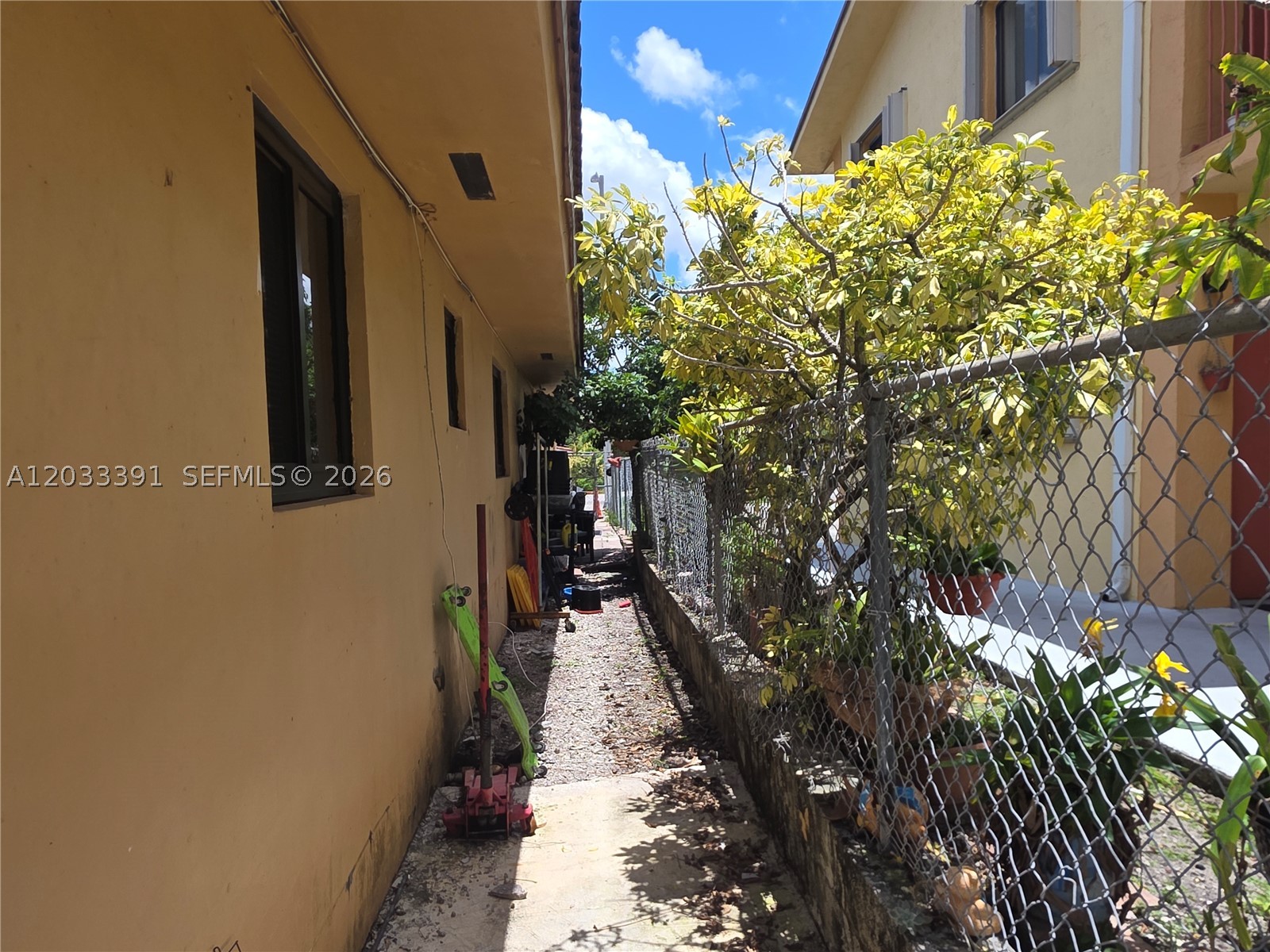 HIALEAH 4TH ADDN - Residential Income