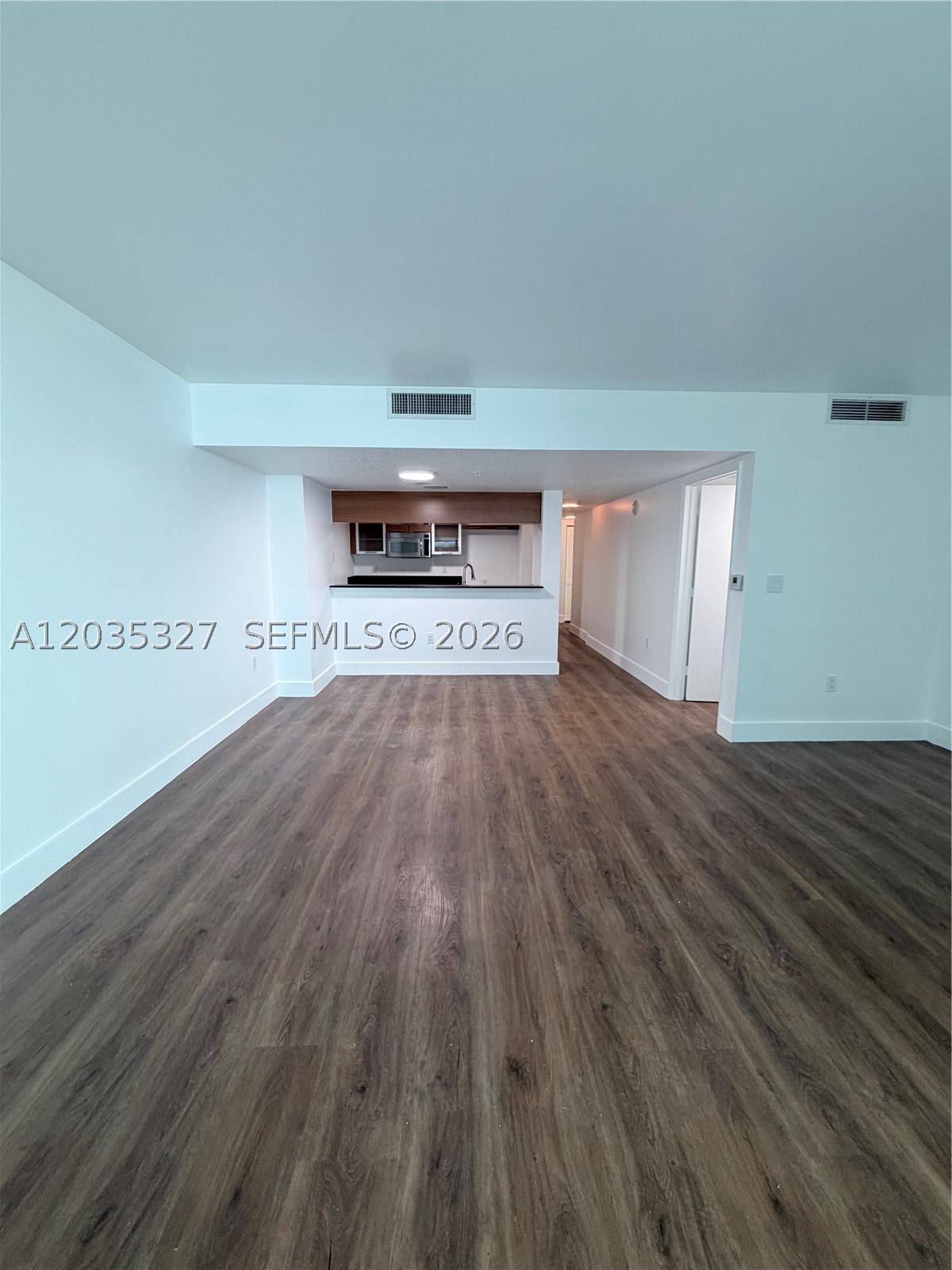 1800 CLUB CONDO - Residential Lease