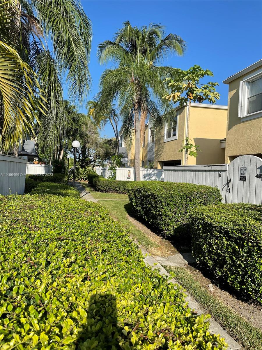 GABLES POINT III CONDO - Residential