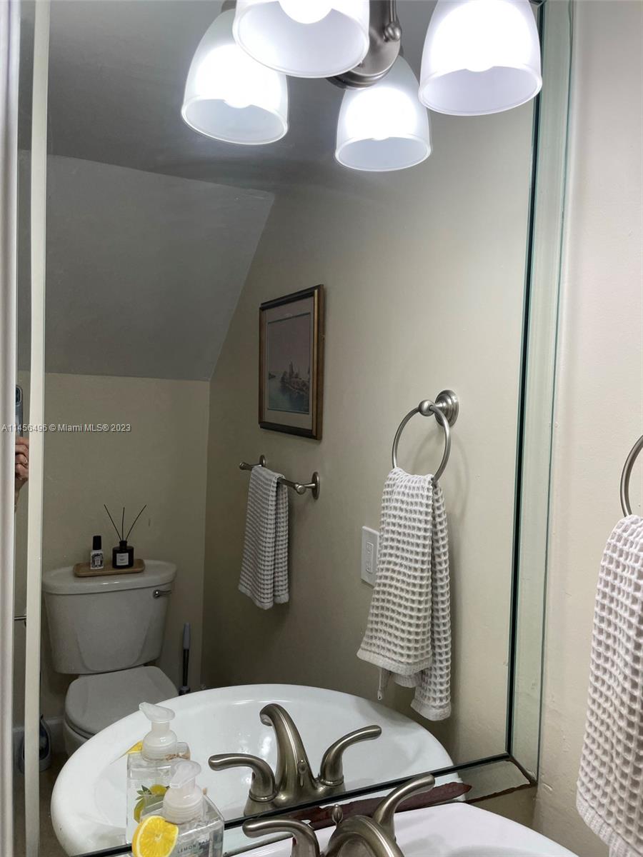 GABLES POINT III CONDO - Residential