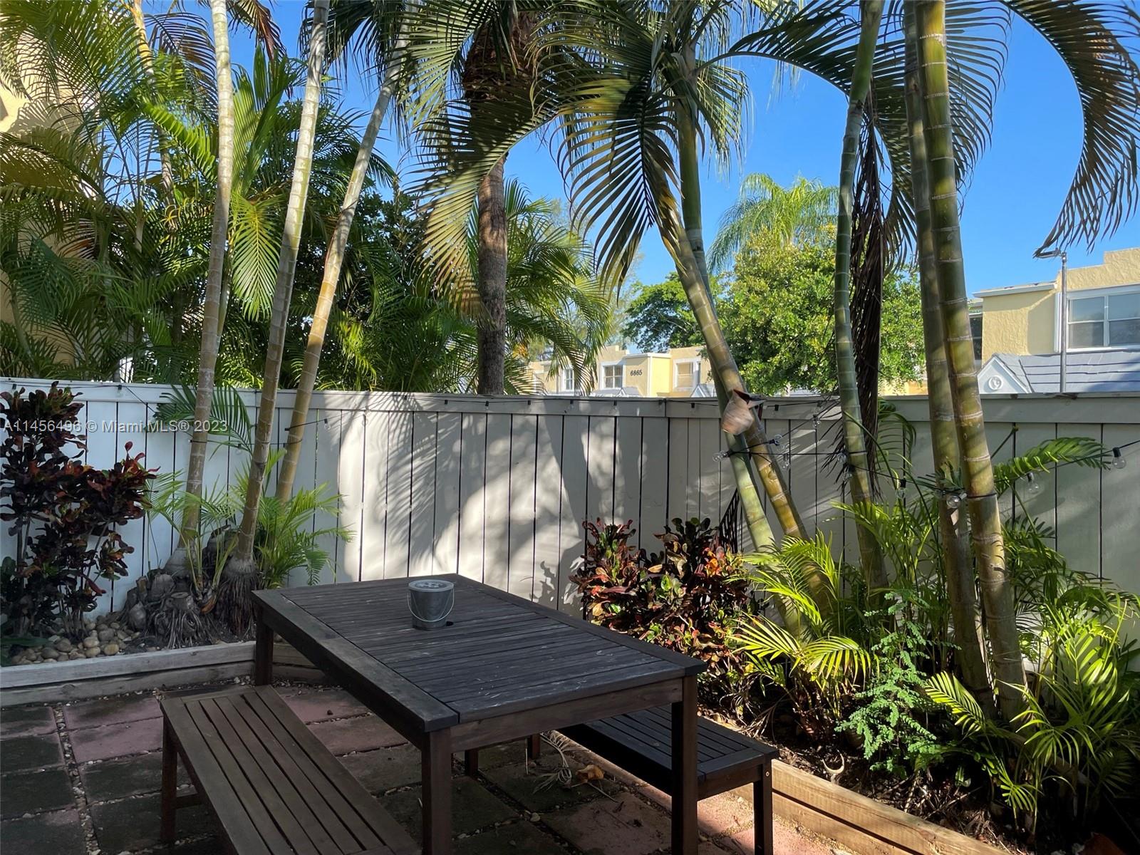 GABLES POINT III CONDO - Residential