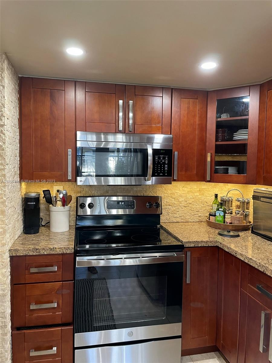 GABLES POINT III CONDO - Residential