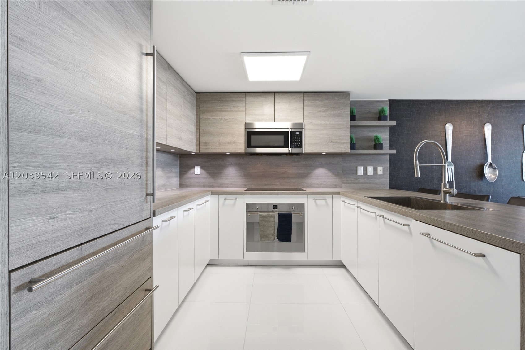 400 SUNNY ISLES CONDO EAS - Residential