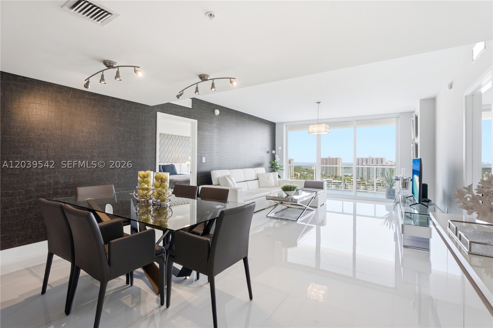 400 SUNNY ISLES CONDO EAS - Residential