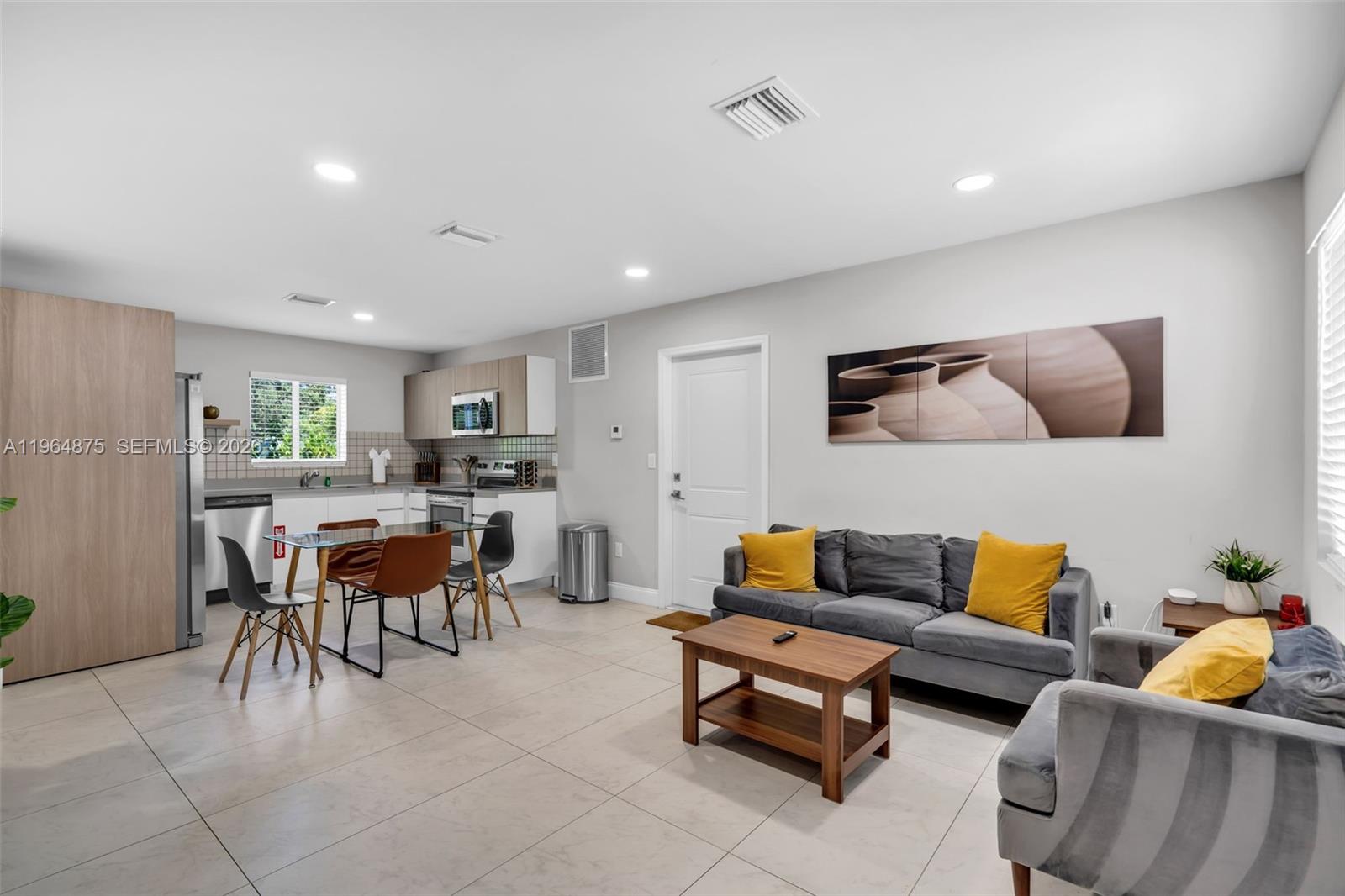 NORTH LAUDERDALE - Residential