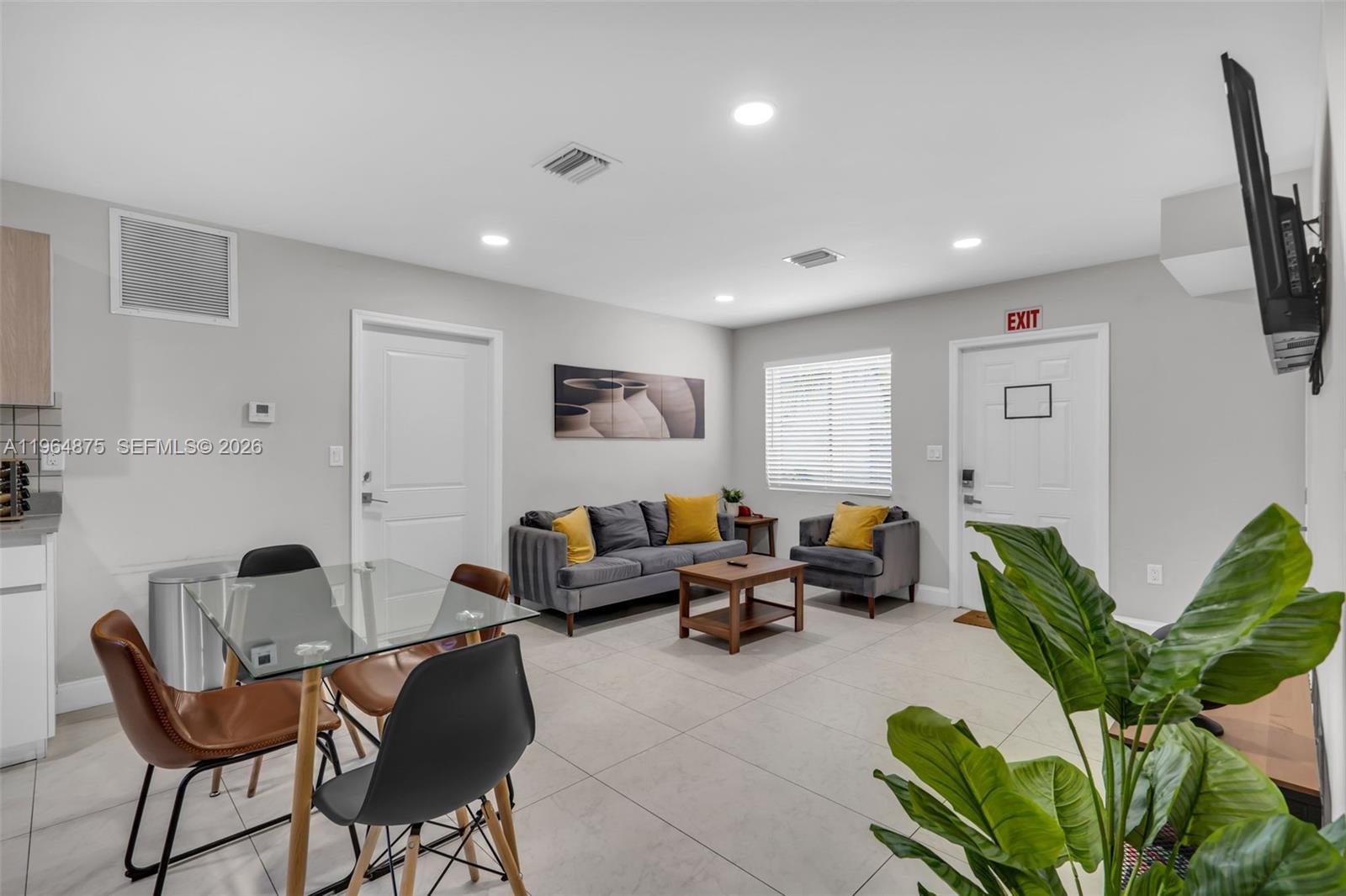 NORTH LAUDERDALE - Residential