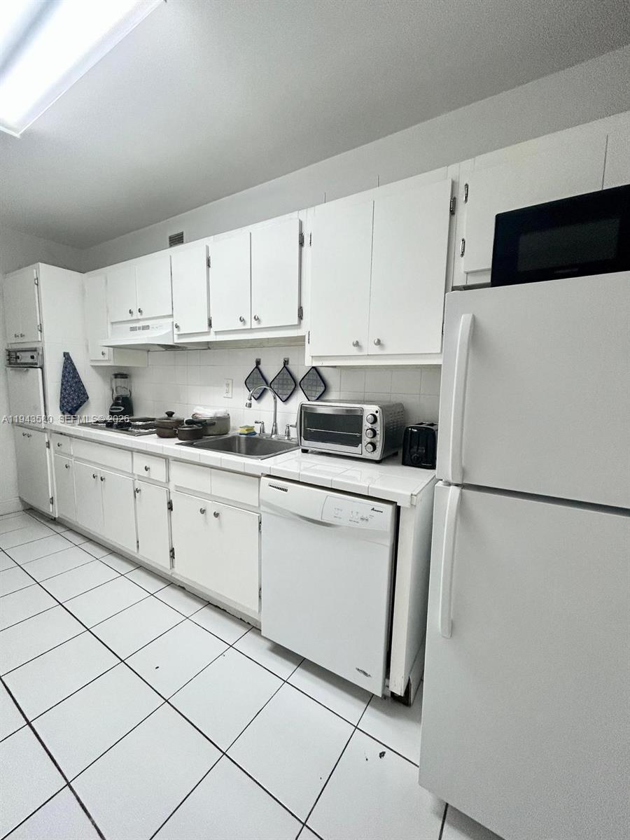 THE DECOPLAGE CONDO - Residential