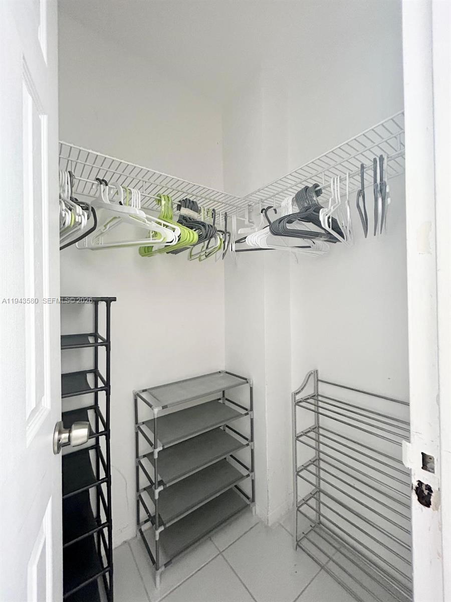 THE DECOPLAGE CONDO - Residential