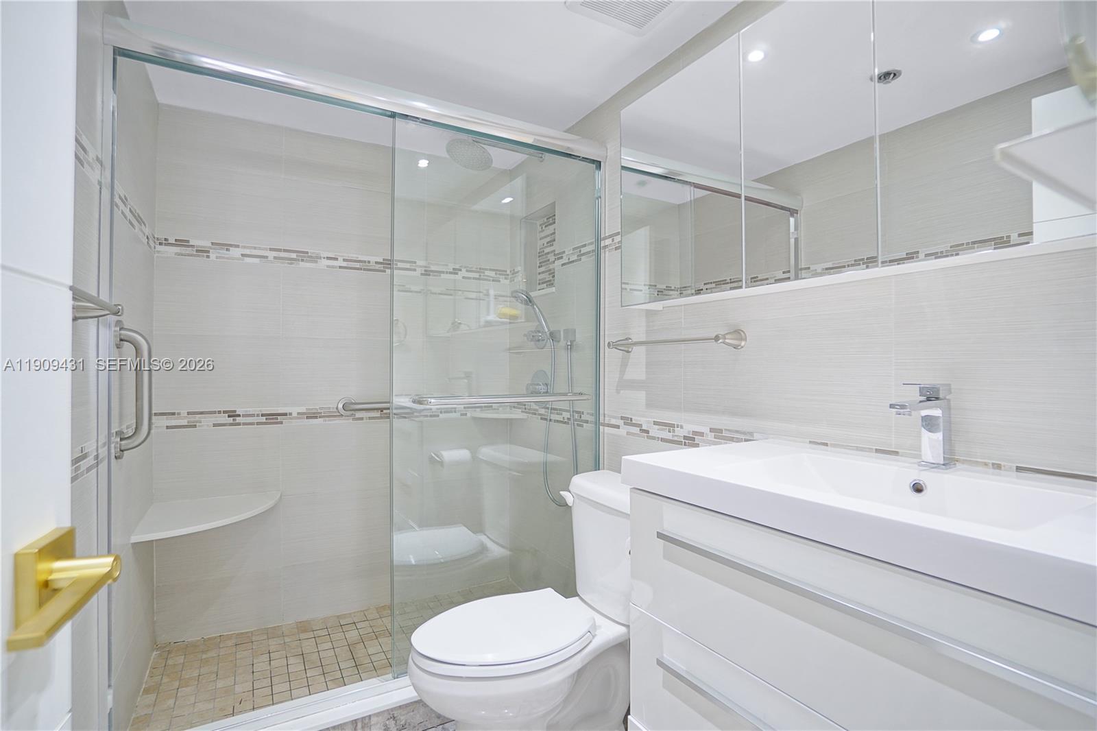 THE ALEXANDER CONDO - Residential
