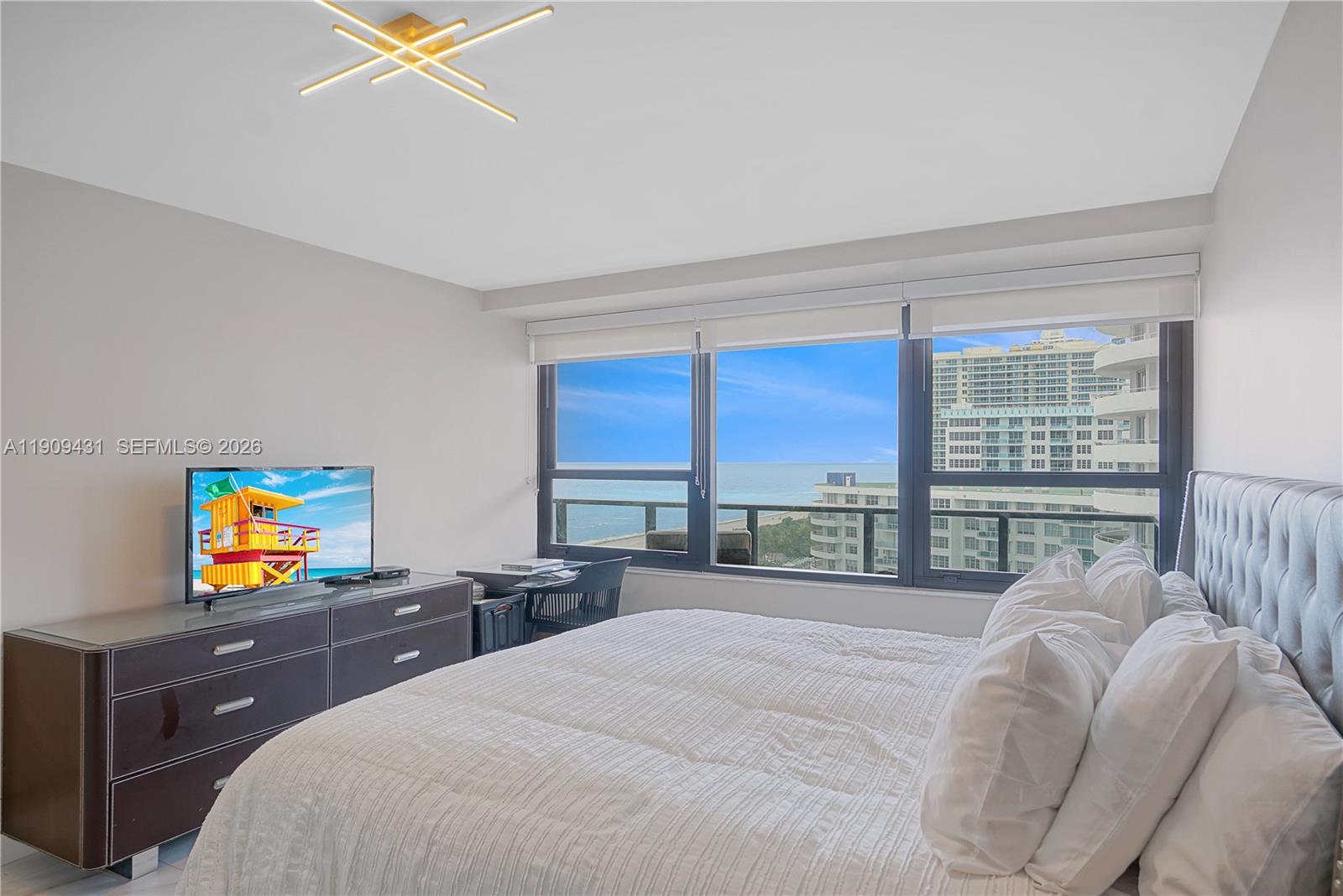 THE ALEXANDER CONDO - Residential