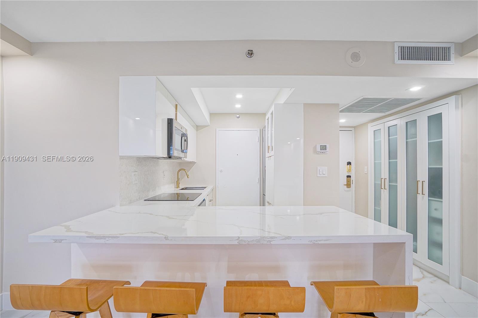 THE ALEXANDER CONDO - Residential